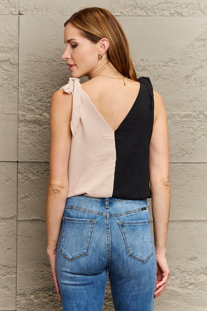 Contrast Color V-Neck Tie Shoulder Tank Top