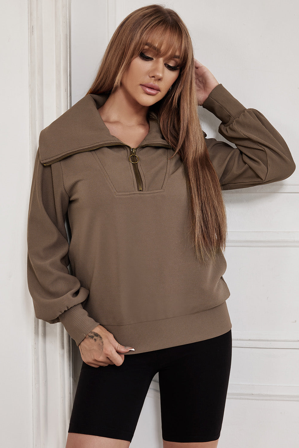 Pocketed Quarter Zip Collared Neck Sweatshirt